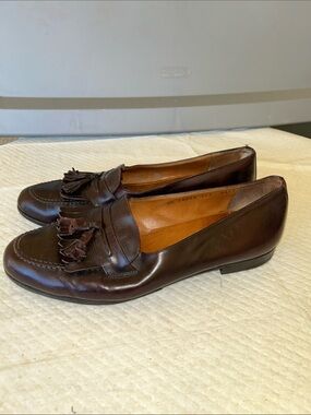 Salvation Ferragamo yes Classic Women's Brown Tassel Loafers made in Italy .,